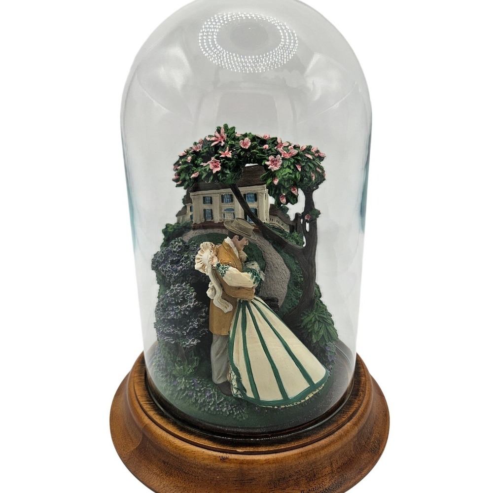 Vintage 1991 Gone With The Wind Romance of Tara Musical Glass Dome Figurine